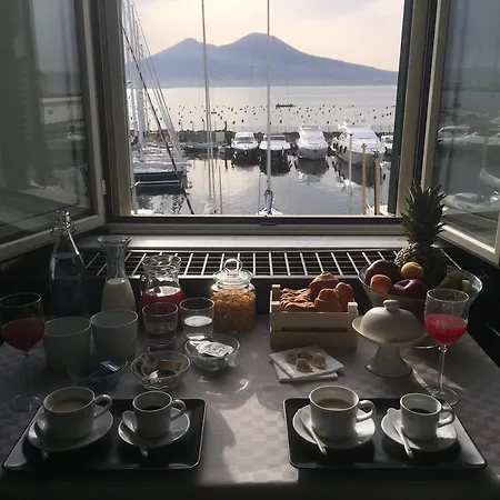Borgo Marinari * Naples